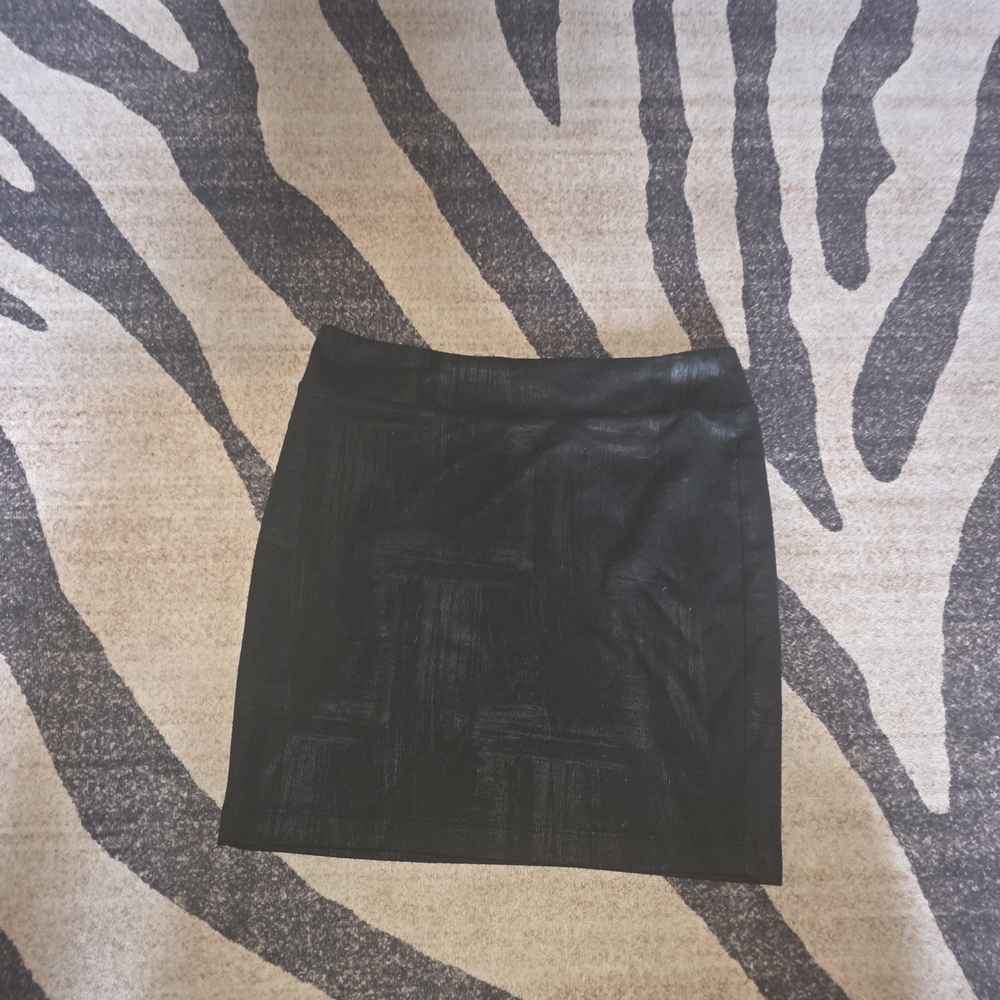 Forever 21 Sleek Black Mini Skirt